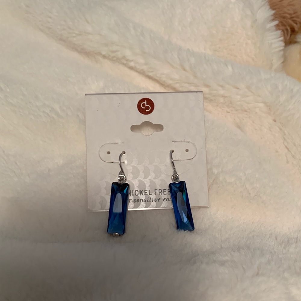 BLUE CRYSTAL EARRINGS 💎